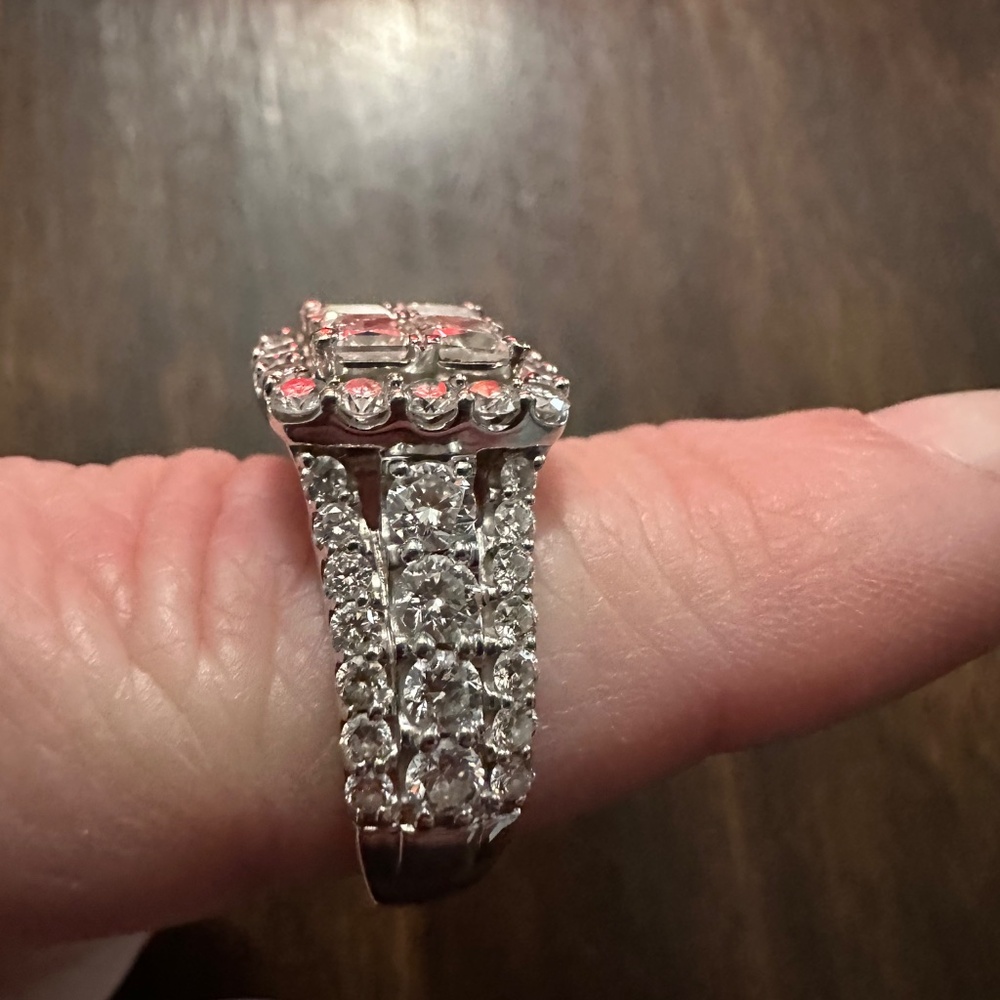 Like new! 3ct tw lab created diamond engagement ring - Picture 5 of 11